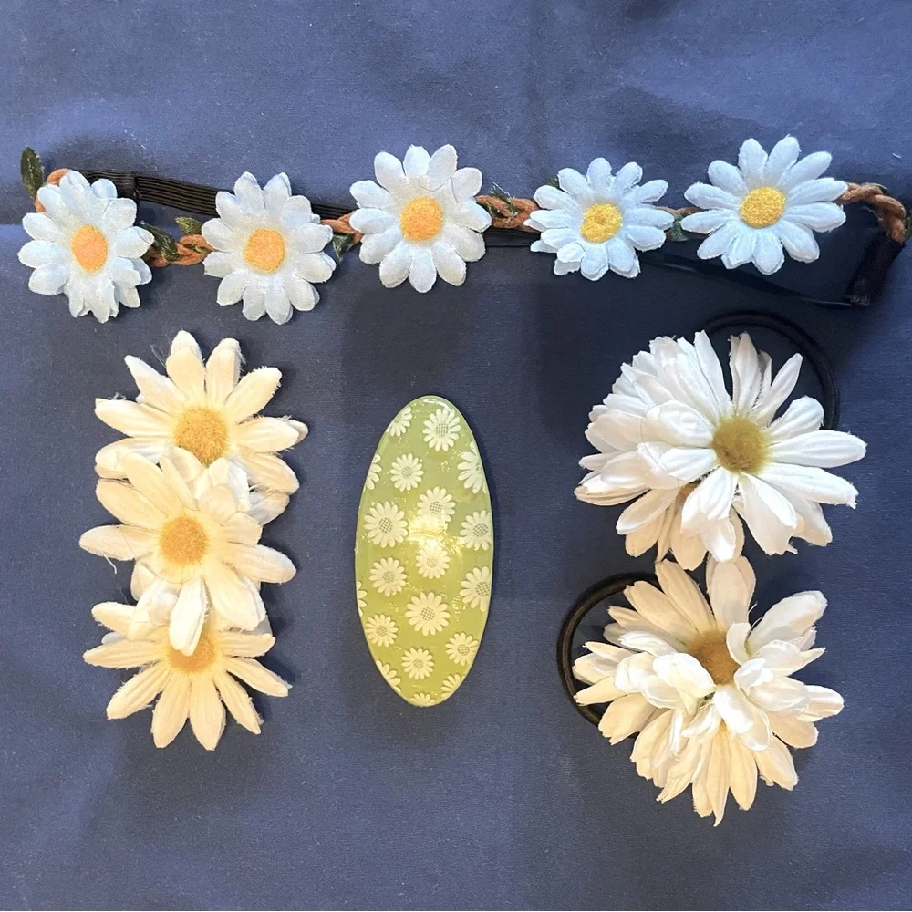 Daisy Hair Accessories Bundle - Picture 1 of 2